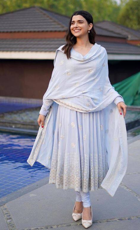 ਗਾਇਕੀ ਦੇ ਨਾਲ ਨਾਲ ਅਦਾਕਾਰੀ 'ਚ ਨਿਮਰਤ ਖਹਿਰਾ ਹੈ ਕਮਾਲ