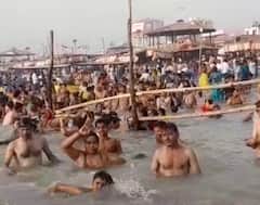 Ganga Dussehra 2022: गढ़मुक्तेश्वर में गंगा दशहरा पर उमड़ा श्रद्धालुओं का सैलाब, लाखों लोगों ने लगाई आस्था की डुबकी