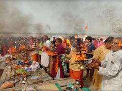 Prayagraj News: गंगा दशहरा पर संगम पर उमड़ा श्रद्धालुओं का हुजूम, आस्था की डुबकी लगाने के साथ भक्तों ने की महामारी खत्म करने की प्रार्थना