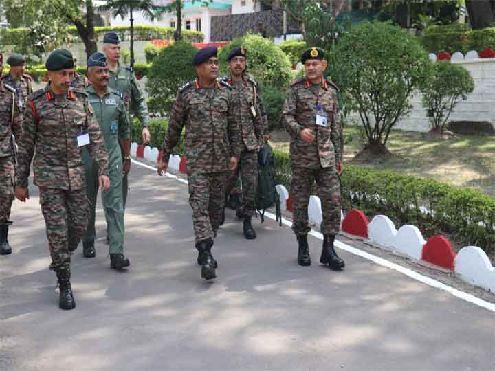 Army Chief Visits Northern Command, Reviews Operational Preparedness In ...