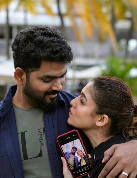 பூவுக்குள் ஒழிந்திருக்கும் கனிக்கூட்டம் அதிசியம்