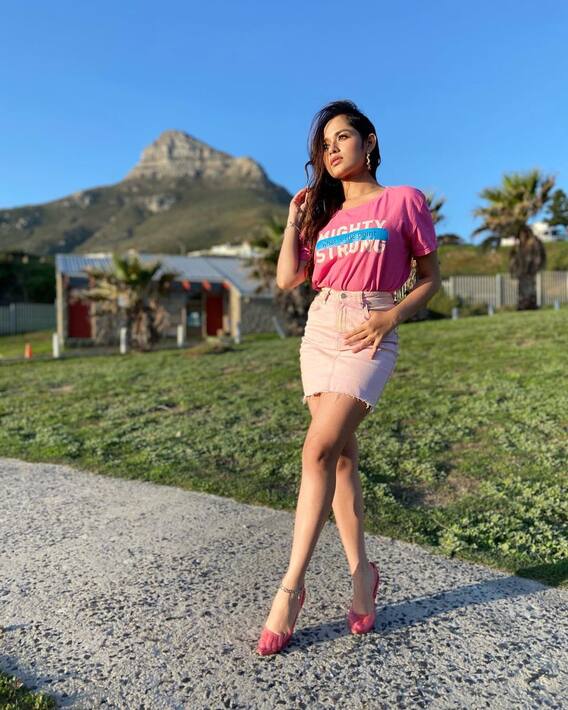 Jannat Zubair Photos: कैपटाउन की सन शाइन में शार्ट्श पहने कुछ यूं चमकती दिखीं जन्नत जुबैर, अदाएं देख आप भी हो जाएंगे फिदा !