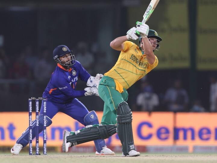 IND vs SA: David Miller has won the Man of the Match award for South Africa eight times, Breaks AB De Villiers Record IND vs SA: 'मिलर'ची 'किलर' कामगिरी! 'इतक्या' वेळा जिंकलाय सामनावीराचा पुरस्कार, एबी डिविलियर्सलाही टाकलं मागं