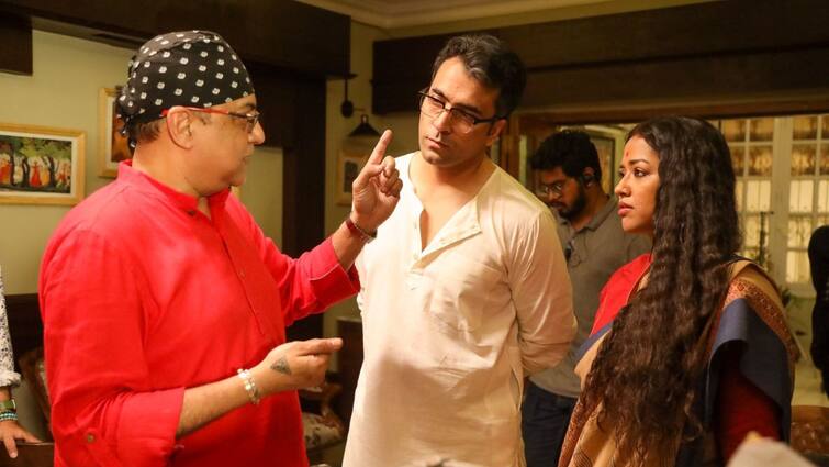 Byomkesh: Director Arindam Sil shooting for his new film Byomkesh Hatyamancha Byomkesh: ব্যোমকেশের 'শ্যুটিং ডায়েরিজ', কলকাতার বুকেই নকশাল আন্দোলনের প্রেক্ষাপট ফুটিয়ে তুলছেন অরিন্দম