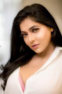 Reshma Hot Photos: வெள்ளை உடை.. தளுக்கும் எடை... பூத்துக்குழுங்கும் புஷ்பா புகழ் ரேஷ்மா!