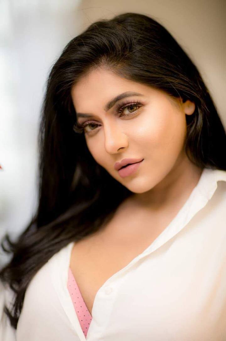 உன் எண்ணம் என்ற ஏட்டில் என் எண்ணைப் பார்த்த போது