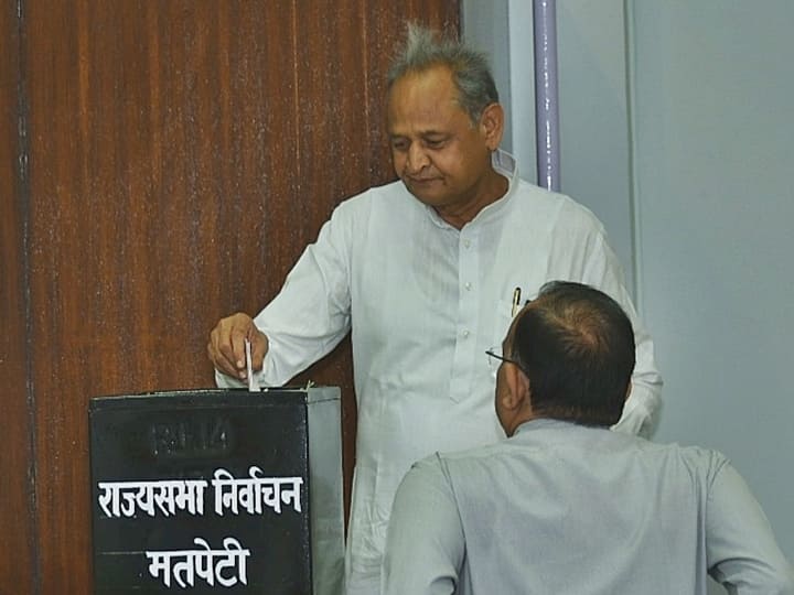 Rajasthan CM Ashok Gehlot casts his vote for Rajya Sabha Elections 2022, in Jaipur. (Photo: Twitter/@ashokgehlot5)