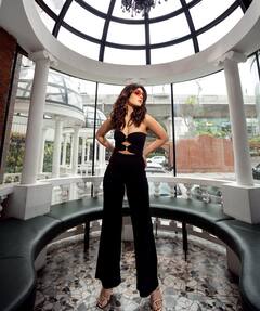 Actress Raashikhanna : காந்த கண்ணழகி நடிகை ராஷிகன்னா.. லுக்கு விட்டு கிக்கு ஏத்தும் லேட்டஸ்ட் க்ளிக்ஸ்!