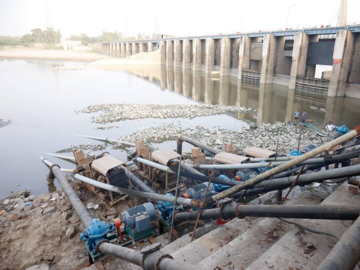 Delhi Water Crisis AAP MLA saurabh bhardwaj said yamuna lying dry haryana is not releasing water for delhi ANN