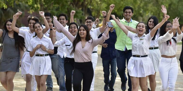 WB HS Results 2022: Higher secondary students have lower pass rates than male students WB HS Results 2022: উচ্চ মাধ্যমিকে ছাত্রদের তুলনায় কম ছাত্রীদের পাশের হার