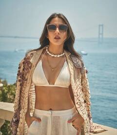 Sara Ali Khan Pics: ક્રોપ ટોપમાં જોવા મળી સારા અલી ખાન, સ્ટાઈલિશ લૂકથી ફેન્સ થયા દિવાના