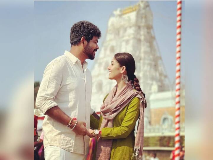 दाक्षिणात्य सिनेसृष्टीतील प्रसिद्ध अभिनेत्री नयनतारा आणि दिग्दर्शक विघ्नेश शिवन यांनी लग्नगाठ बांधून, आपल्या आयुष्याची नवी इनिंग सुरू केली आहे. या दोघांच्या लग्नाचे सुंदर फोटोज नुकतेच समोर आले आहेत.