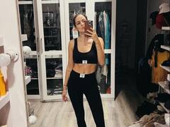 हार्दिकची पत्नी नताशाचं वर्कआऊट, इन्स्टाग्रामवर पोस्ट केले फोटो