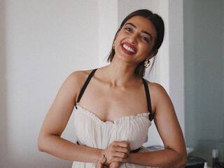 Radhika Apte का बड़ा खुलासा, 'करियर के शुरुआत में सर्जरी और बोटोक्स करवाने के लिए कहा जाता था'