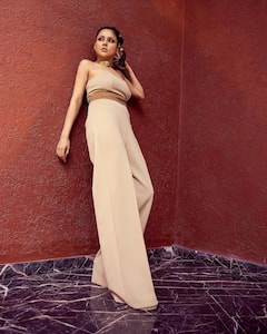 शहनाज़ गिल ने ऑफ शोल्डर जंप सूट पहन शेयर कीं ऐसी फोटोज़, लोग बोले 'Haseeeeeen'