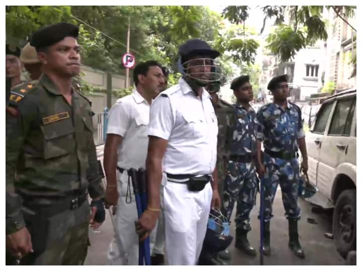 Kolkata: Two Killed After Cop Opens Fire Outside Bangladesh High Commission Kolkata: Two Killed After Policeman Opens Fire Outside Bangladesh High Commission