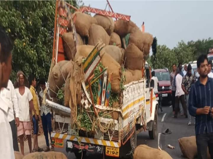 Nashik Accident News accident of pickup luxury bus in Surgana death of three farmers Maharashtra Marathi News Nashik Accident News : सुरगाण्यात पिकअप-लक्झरी बसचा भीषण अपघात, तीन शेतकऱ्यांचा दुर्दैवी मृत्यू