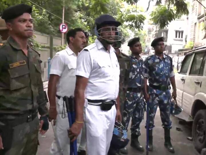 Two killed in firing by policeman in front of Bangladesh Deputy High Commission in Kolkata