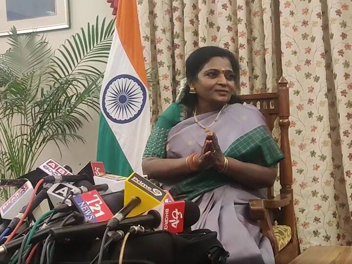 Governor Tamilisai urgs govt departments to respond over complaints from mahila darbar Governor Tamilisai: వారి బాధ చూస్తే నా గుండె పగులుతోంది! వాళ్లని పట్టించుకోను : గవర్నర్ తమిళిసై వ్యాఖ్యలు