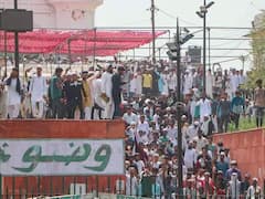 Prophet Remarks Row: পয়গম্বর বিতর্কে অবরোধ-স্লোগান-আগুন-বিক্ষোভে উত্তাল দেশ, কোথাও কার্ফু ; কোথাও মোতায়েন নিরাপত্তাবাহিনী