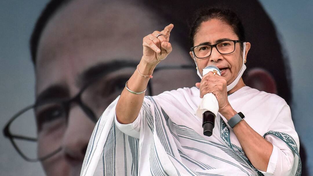 WB HS Results 2022: উচ্চমাধ্যমিকে কৃতী ছাত্রছাত্রীদের শুভেচ্ছা মমতা বন্দ্যোপাধ্যায়ের CM Mamta Banerjee congratulates all successful students and rank-holders of WB Higher Secondary examination on twitter WB HS Results 2022: উচ্চমাধ্যমিকে কৃতী ছাত্রছাত্রীদের শুভেচ্ছা মমতা বন্দ্যোপাধ্যায়ের