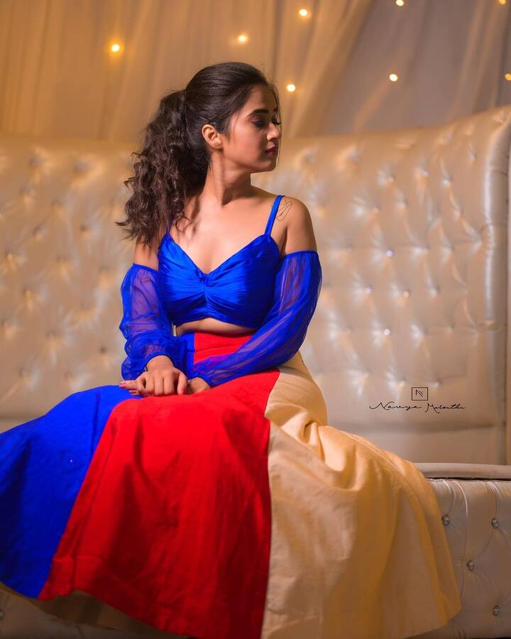 దీప్తి సునయన అందమైన ఫోటోలు  -Image credit: Deepthi Sunaina/Instagram