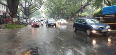 Pune Rain: पुण्यात पावसाची दमदार हजेरी; पहिल्याच पावसात रस्त्यांवर पाणी