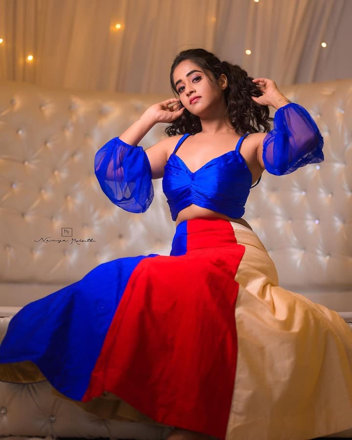 దీప్తి సునయన అందమైన ఫోటోలు  -Image credit: Deepthi Sunaina/Instagram