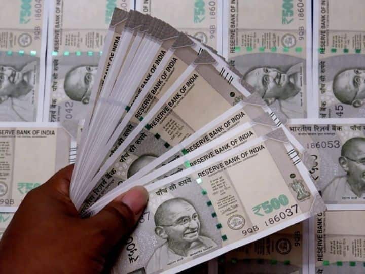 Indian Rupee Falls 11 Paise To Record Low Of 77.85 Against US Dollar Indian Rupee Falls 11 Paise To Record Low Of 77.85 Against US Dollar