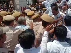 Udaipur News: सीकर में वकील के आत्मदाह मामले को लेकर वकीलों ने किया उग्र प्रदर्शन, सीएम गहलोत के नाम सौंपा ज्ञापन