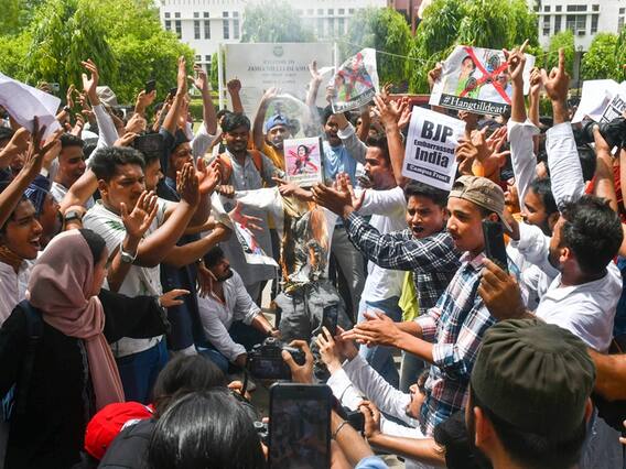 IN PICS | Outage Over Prophet Row Spills Onto The Streets In UP, Kolkata, Srinagar, Hyderabad