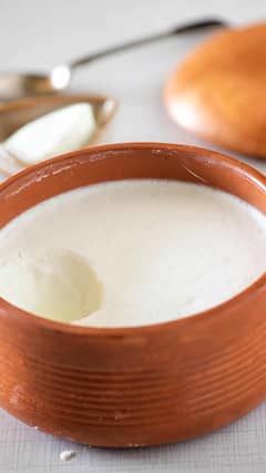 Curd For Weight Loss: เชฆเชนเซเชเชจเซเช เช เชฐเซเชคเซ เชเชฐเซ เชธเซเชตเชจ, เชตเซเชเช เชฒเซเชธเชจเซ เชธเชพเชฅเซ เช เชฐเซเชเชฎเชพเช เชเซ เชเชพเชฐเชเชฐ