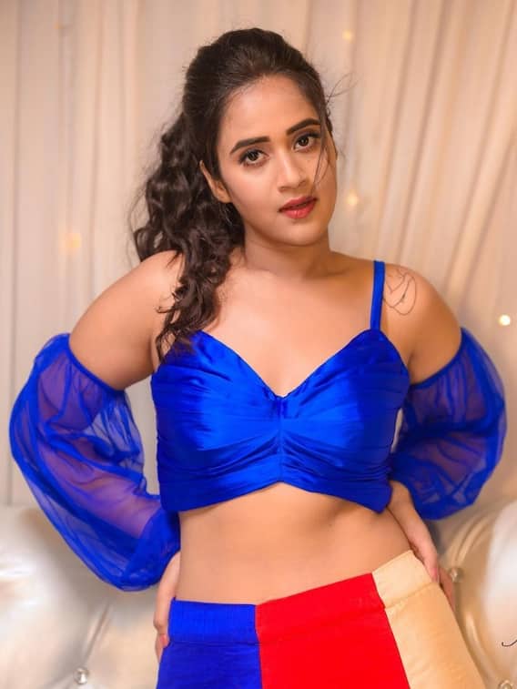 దీప్తి సునైనా, మరీ ఇంత రొమాంటిక్కా? ఈ వీడియో చూడండి