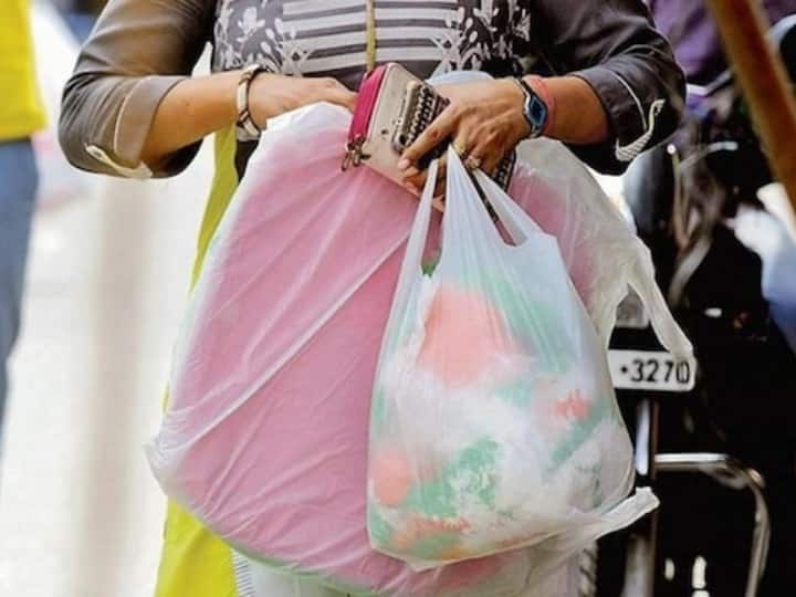 Delhi Single Use Plastic Ban Softness on plastic ends action will be taken from monday Single Use Plastic Ban: दिल्ली में सिंगल यूज प्लास्टिक को लेकर नरमी खत्म,  अब होगा एक्शन
