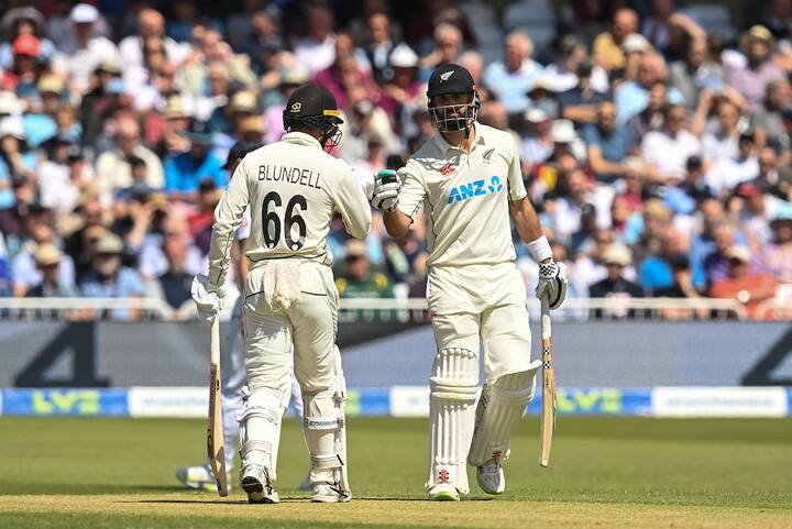 Daryl Mitchell and Tom Blundell set a record 5th wicket partnership for New Zealand in Tests when they pushed their partnership to 236 runs. (Pic Courtesy: @BLACKCAPS / Twitter)