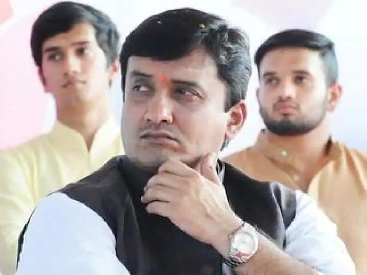 Rajya Sabha Election : सहाव्या जागेवर धनं'जय'..., भाजपची खेळी यशस्वी; धनंजय महाडिकांचा विजय, संजय पवार पराभूत Rajya Sabha Election 2022 BJP Dhananjay Mahadik won shivsena sanjay pawar lost Rajya Sabha Election : सहाव्या जागेवर धनं'जय'..., भाजपची खेळी यशस्वी; धनंजय महाडिकांचा विजय, संजय पवार पराभूत