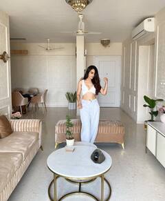 Surbhi Jyoti Photos: कभी बालों को संवारती तो कभी सूरज को निहारती, सुरभि ज्योति की ये तस्वीरें चुरा लेगी फैंस का दिल