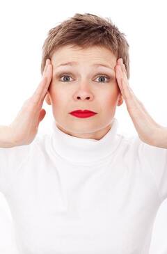 Health Tips: যন্ত্রণায় ছিঁড়ে যাচ্ছে মাথা? অজান্তে নিজেই এই ভুলগুলো করেননি তো?