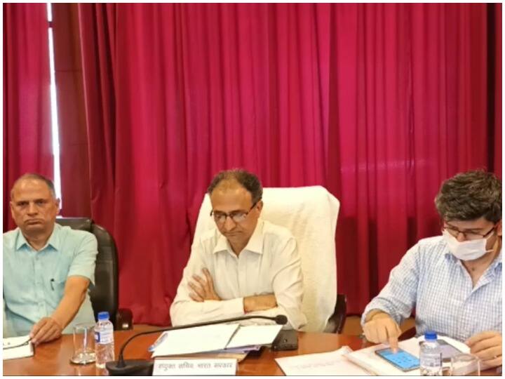 Nainital News: नैनीताल में बनेंगे 88 अमृत सरोवर, जल्द खत्म होगी पानी की समस्या Center took a meeting regarding water conservation in Nainital ANN Nainital News: नैनीताल में बनेंगे 88 अमृत सरोवर, जल्द खत्म होगी पानी की समस्या