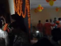 'आप शर्मिंदा हुए कि नहीं?' डिप्टी CM केशव प्रसाद मौर्य के कार्यक्रम में गुल हुई बिजली तो सपा ने कसा तंज, Video किया शेयर