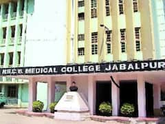Jabalpur Medical College: स्मार्टफोन और स्मार्ट वाच से हाईटेक तरीके से नकल कर रहे थे मेडिकल स्टूडेंट, जानें फिर क्या हुआ