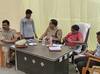 Mau News: भड़काऊ पोस्ट के मामले में पांच लोगों पर मुकदमा दर्ज, पुलिस ने नबालिगों को चेतावनी देकर छोड़ा