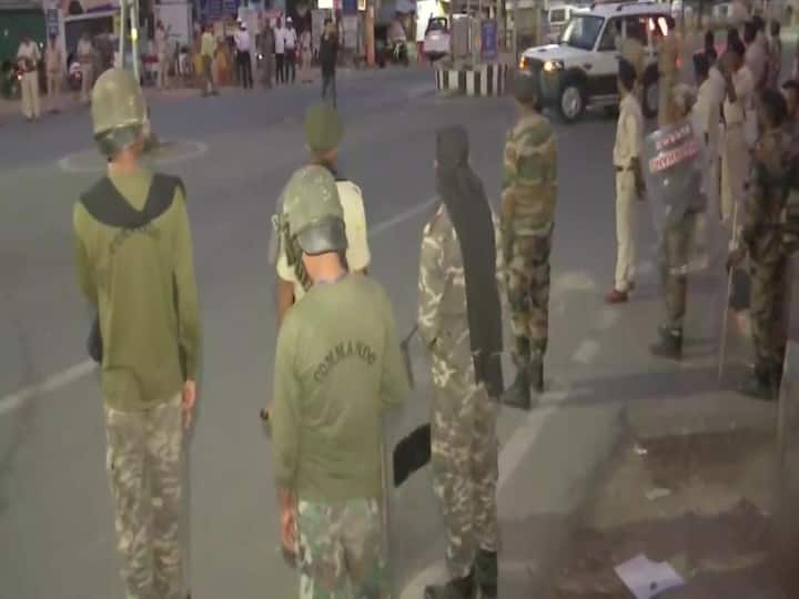 Ranchi Violence: रांची में कर्फ्यू के बीच अतिरिक्त सुरक्षा बल तैनात, कल भी बंद रहेगा इंटरनेट Jharkhand News Additional security forces deployed amid Ranchi curfew internet service suspended till 12th June Ranchi Violence: रांची में कर्फ्यू के बीच अतिरिक्त सुरक्षा बल तैनात, कल भी बंद रहेगा इंटरनेट