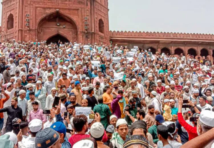 Delhi Police files case against those who protested against BJP leaders in Delhi Jama masjid Jumma Masjid Protest : நுபுர் ஷர்மா பேச்சு.. டெல்லி ஜும்மா மசூதியில் போராட்டம்.. 1500 பேர் மீது வழக்குப் பதிவு செய்த டெல்லி காவல்துறை!