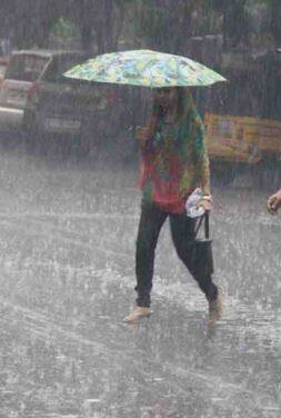 मुंबईत मान्सून दाखल झाल्याची हवामान विभागाची माहिती