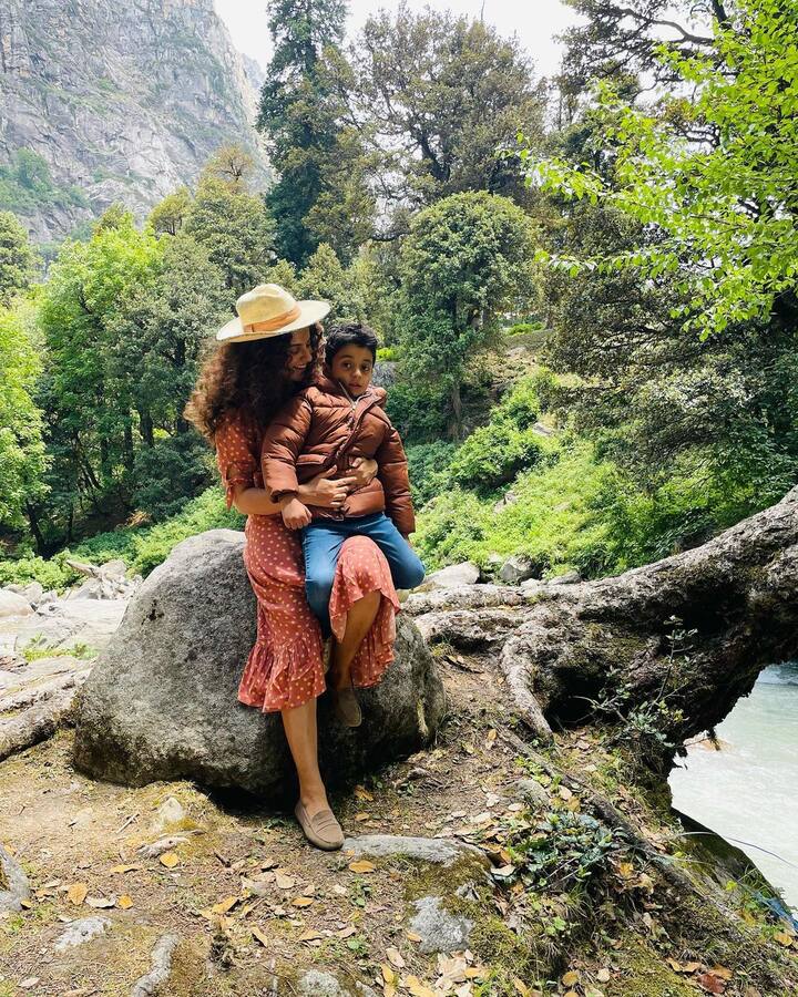 या चित्रपटात कंगना रनौत, इंदिरा गांधींच्या भूमिकेत दिसणार आहे. मात्र, या चित्रपटाशी संबंधित अधिकची माहिती अद्याप शेअर करण्यात आलेली नाही.(photo:kanganaranaut/ig)