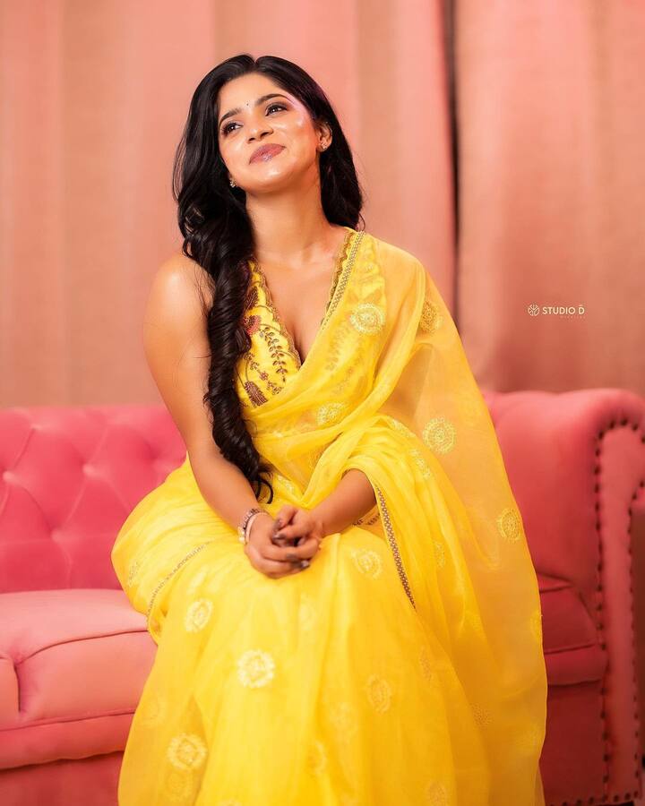 வாயாடிப் பேயா என் தூக்கம் தூக்கி போற