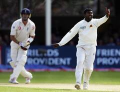 कसोटी क्रिकेटमध्ये सर्वात प्रथम 500 विकेट्स घेणारा गोलंदाज कोण?