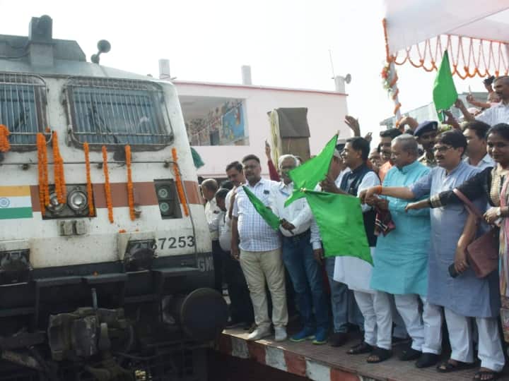 Indian Railway News: Vikramshila Express and Archana Express will stop in Arrah Vaishno Mata Darshan becomes easy with going to Delhi ann Indian Railway News: आरा से दिल्ली और वैष्णो माता जाना और आसान, केंद्रीय मंत्री ने दिखाई हरी झंडी, रुकेगी विक्रमशिला और अर्चना एक्सप्रेस
