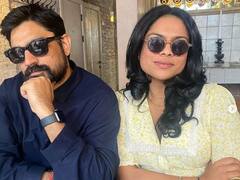 Sonam-Rhea Kapoor Photo: लंदन की सड़कों पर बहन Rhea Kapoor के साथ दिखीं सोनम, फ्लॉन्ट किया बेबी बंप